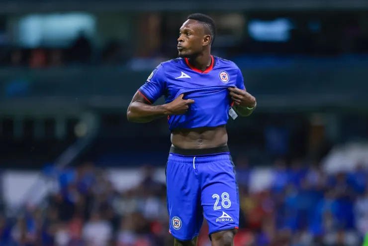 Diber Cambindo, de pasado en Cruz Azul, es seguido por el América