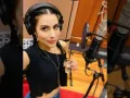 Maria León Grabando.jpg