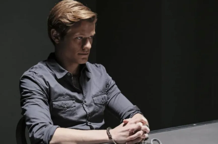 Lucas Till MacGvver