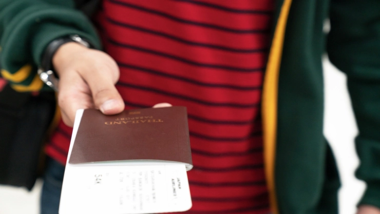 Un ex cónsul de visas explica si es posible saber quiénes de la familia se quedaron en Estados Unidos