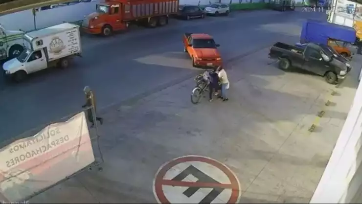 Robo camioneta central de Abasto