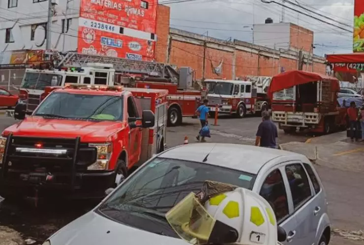 Indigente quema tiliches y provoca explosión en la Central de abastos, Querétaro