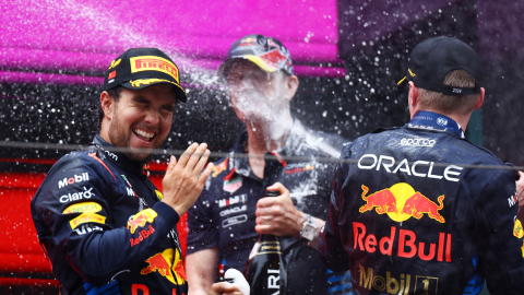 Checo Pérez festeja en el GP de China