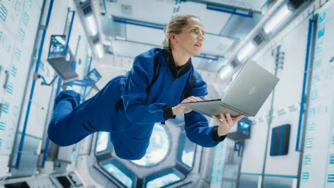 Mujeres astronautas son más aptas que los hombres para viajar al espacio