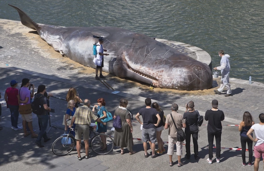 Escultura de ballena