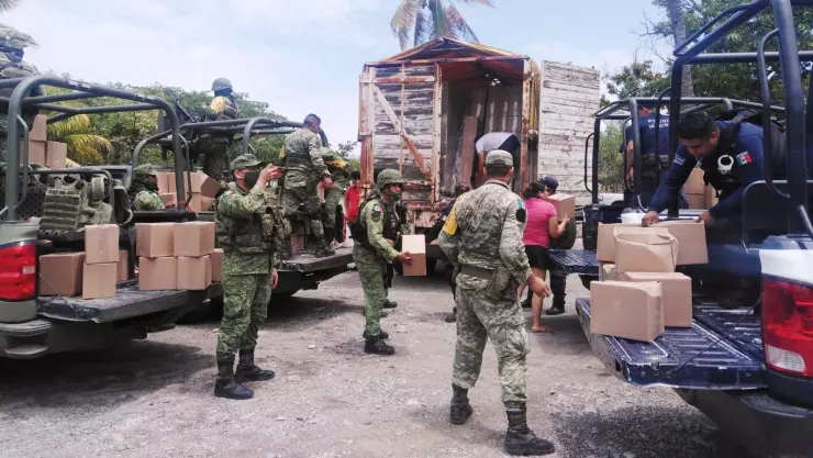 Entregan despensas a damnificados de la tormenta tropical Dolores