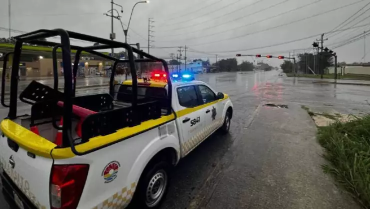 Tráfico por calles cerradas en Cancún HOY 8 de febrero de 2025.jpg