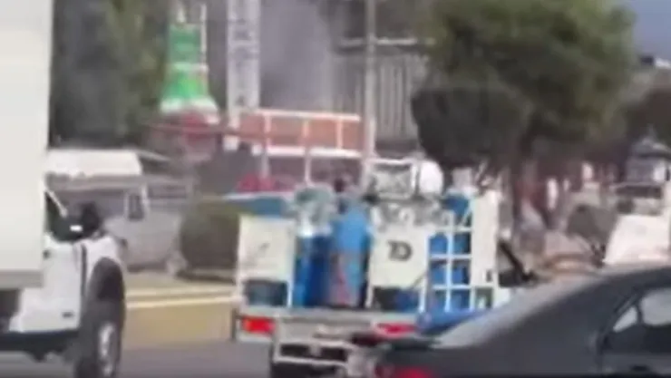 Gaseros celebran con pirotecnia en EdoMéx y generan controversia