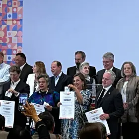 Frente Amplio por México.jpeg
