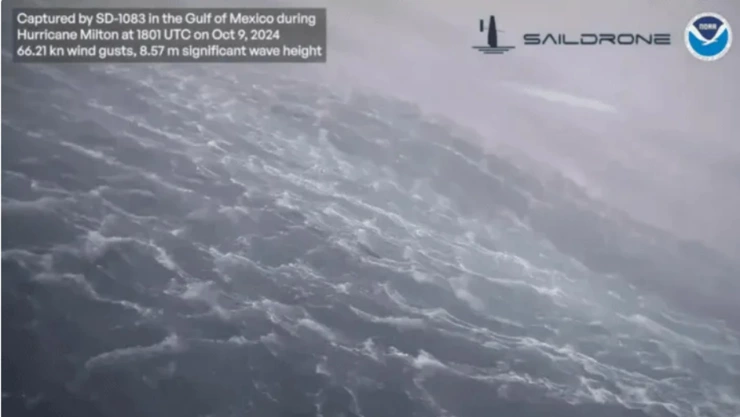 Captan gigantescas olas de casi 9 metros durante el huracán Milton
