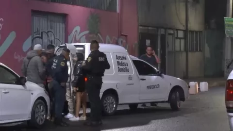 Adolescentes terminan intoxicados por beber “aguas locas” en CDMX