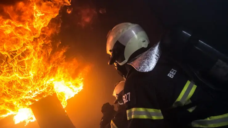 ¡Incendio en Tlaquepaque! Camión reducido a cenizas por las llamas