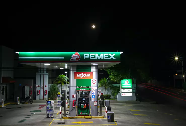 ¿Qué pasa si mezclas gasolina magna y gasolina premium en tu auto?