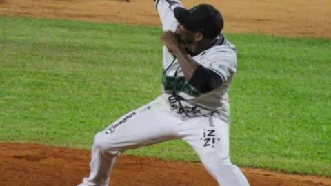 yoennis olmecas de tabasco sin hit ni carrera