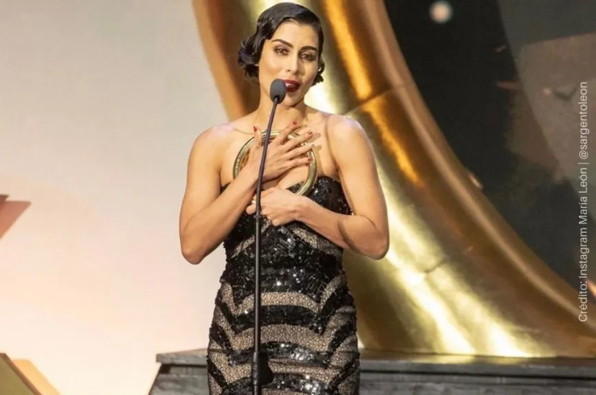Maria León Premio.jpg