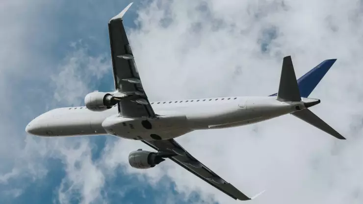 Nace bebé en avión a Ciudad Juárez