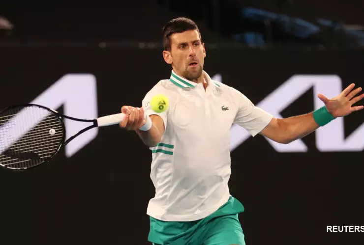Novak Djokovic consigue una dolorosa victoria en el Abierto de Australia