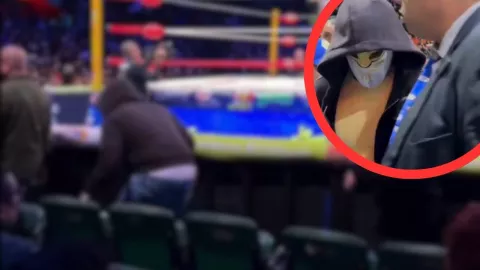 Bad Bunny usa mascara del Místico para asistir a la lucha libre en la CDMX