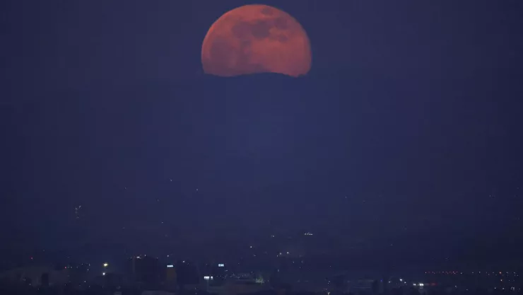 Superluna 2025: Así se vio la luna, más grande y brillante del año en la CDMX