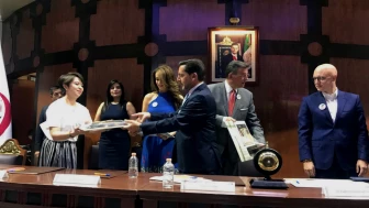 El momento de la entrega de reconocimientos habia llegado