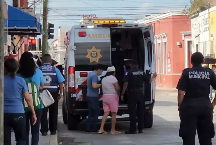 Movilización policiaca en el Centro de Mérida por FUERTE ACCIDENTE; una adulta mayor resultó herida