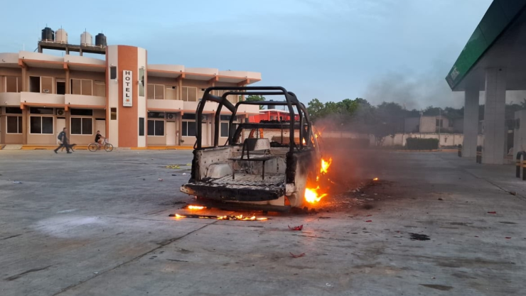 Queman patrulla en Álamo