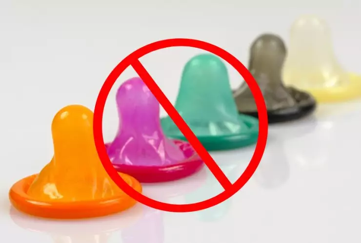 Alertan por condones falsos en México