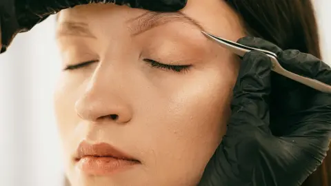 Los diseños de cejas especiales para rostros redondos