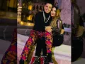 Eduin Caz y Anahy sentados.jpg
