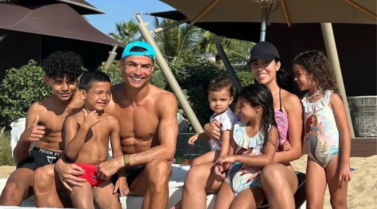 asi-es-la-exclusiva-y-lujosa-casa-de-cristiano-ronaldo-que-puso-en-venta