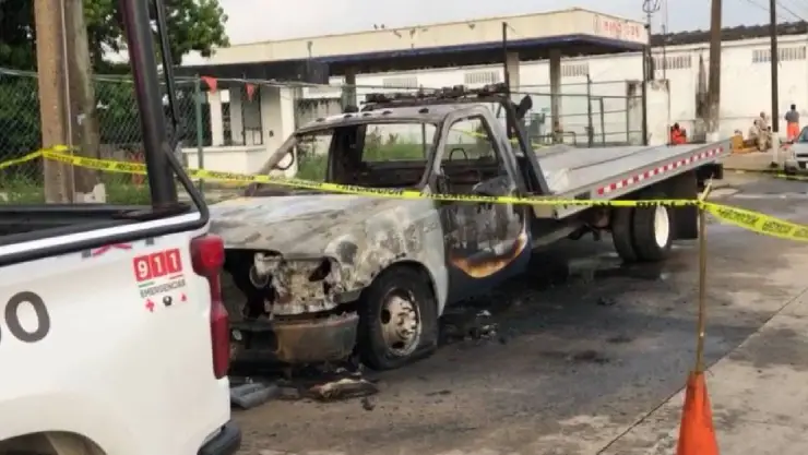Incendian grúa en colonia de Coatzacoalcos ¿Qué se sabe?