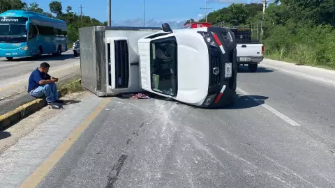 Reportan accidente en carretera Tulum-Playa del Carmen
