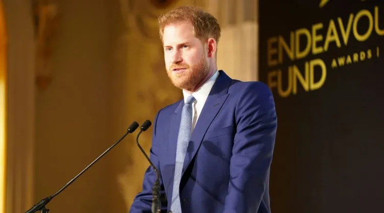 harry-llego-reino-unido.jpg