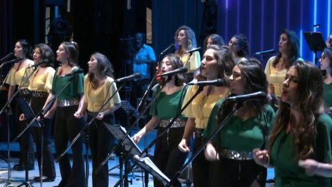 En Siria coro de mujeres interpreta clásicos de la música internacional.