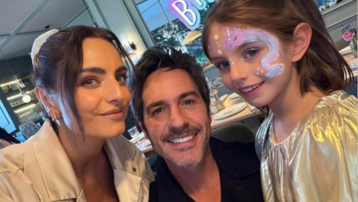 aislinn derbez.png