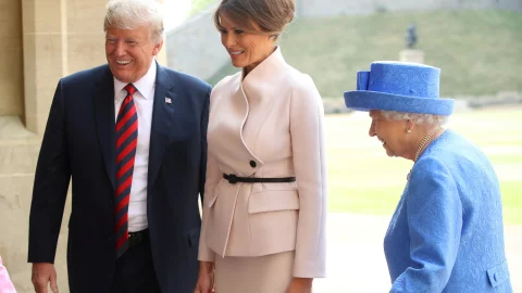 Donald Trump con la Reina Isabel