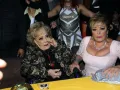Silvia Pinal silla de ruedas.jpg