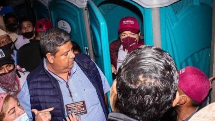 mario_delgado_baño.jpg