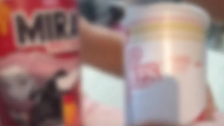 ¡Exhiben ENGAÑO en Kanasín! Venden ramen de las Guerreras del K-Pop como “premium” y descubren que era sopa económica