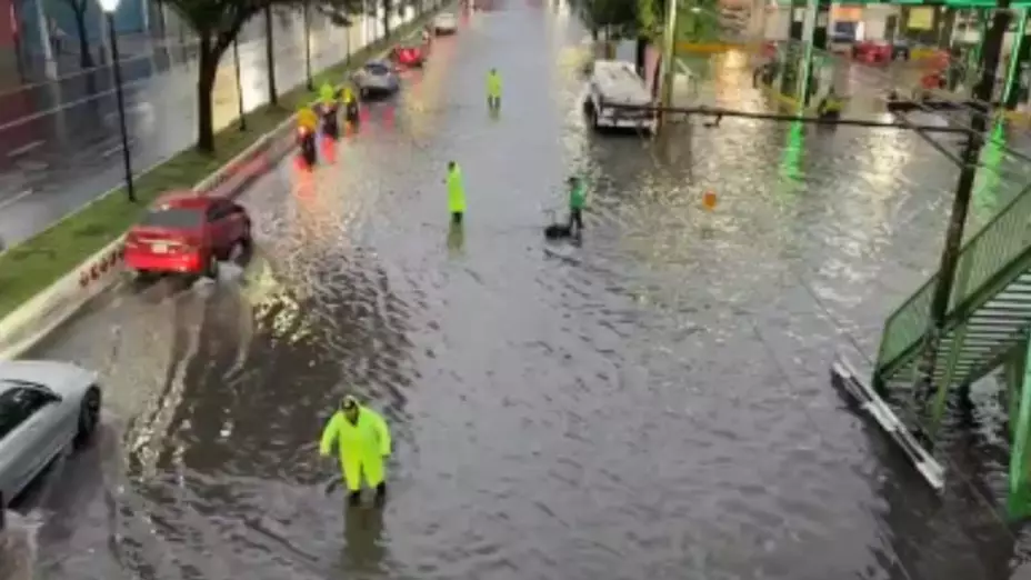 Alerta amarilla por lluvias en CDMX y Edomex reportan caos vial y afectaciones