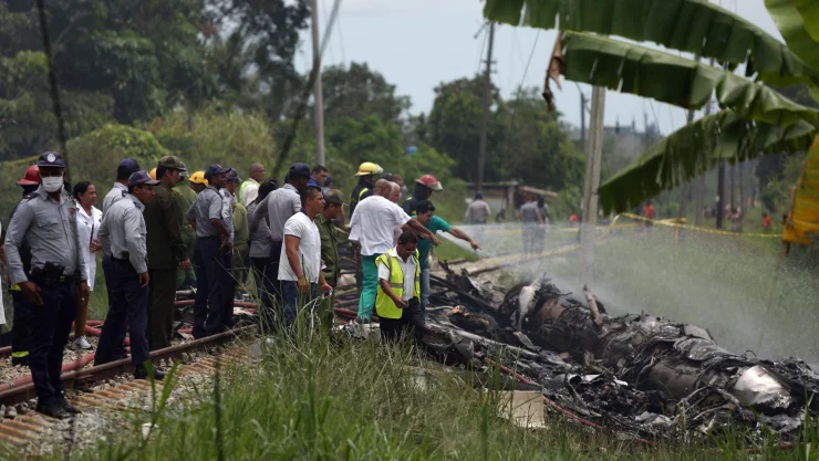 El vuelo de Cubana de Aviación, arrendado a la mexicana Aerolíneas Damojh, desde La Habana hacia la ciudad oriental de Holguín.