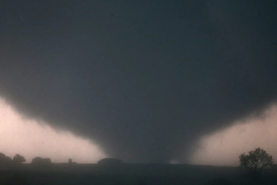 La NASA difundió una imagen que muestra el nivel de devastación que causó el impacto de tornado en Oklahoma, el 20 de mayo pasado