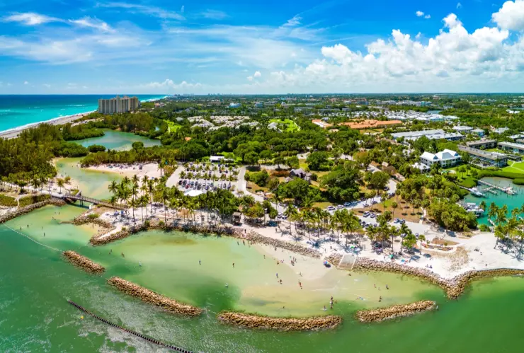 una vista de la playa DuBois Park en Jupiter Beach