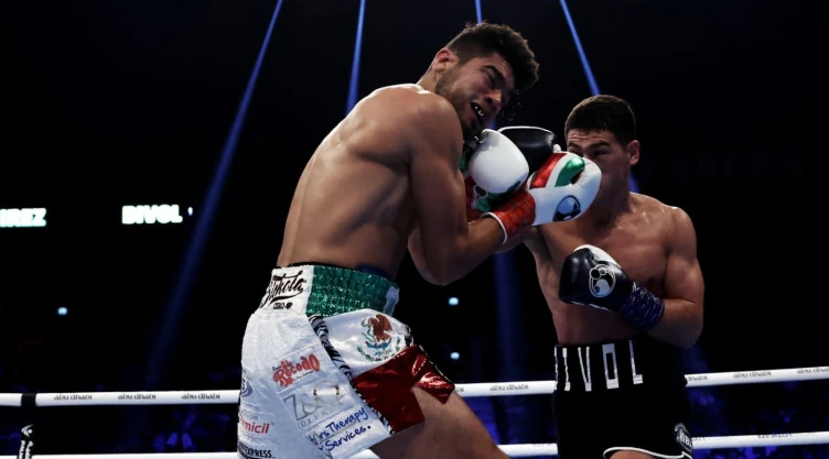 dmitry bivol le gana al zurdo ramirez pelea