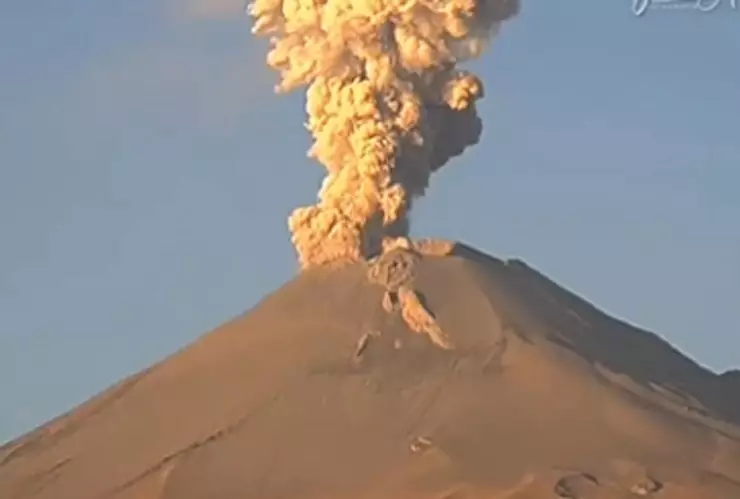 furmarola volcán popocatépetl