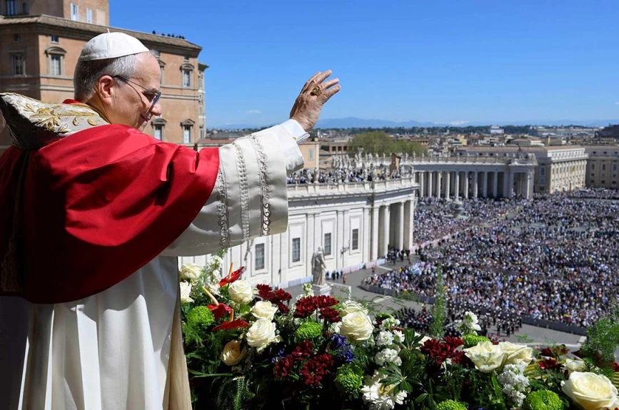 papa_leon_xiv_bendicion_asistentes_vaticano_misa_pascua_