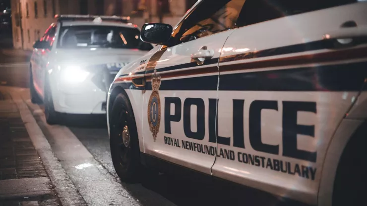 VIDEO IMPACTANTE: Fugitivo muere atropellado durante persecución policiaca en California