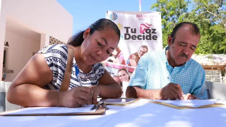 Realizan Comités Vecinales y del foro ‘Tu Voz Decide’ en Isla Mujeres