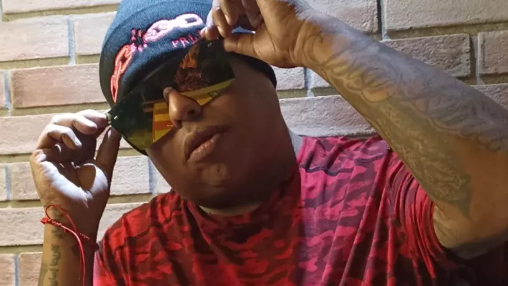 Asesinan a balazos al reggaetonero Big Dina mientras comía con su familia en Veracruz