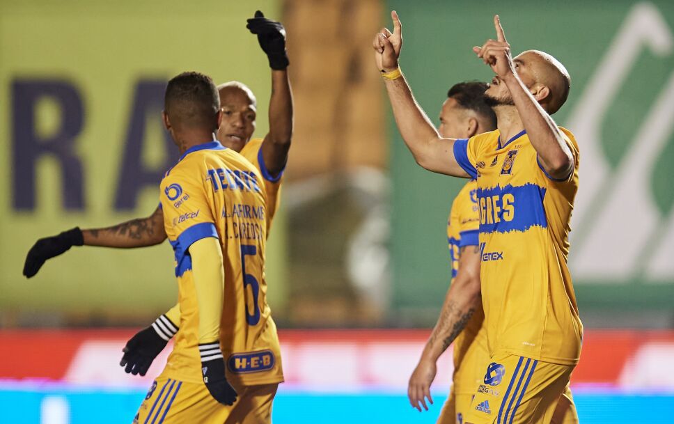 Carlos González es alabado en Tigres